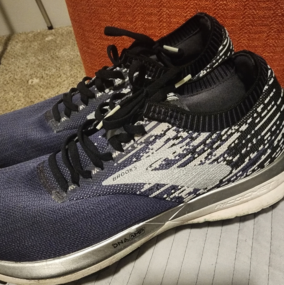 Brooks Tennis Shoes